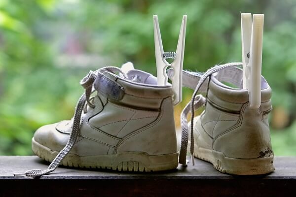 how to dry wet shoes
